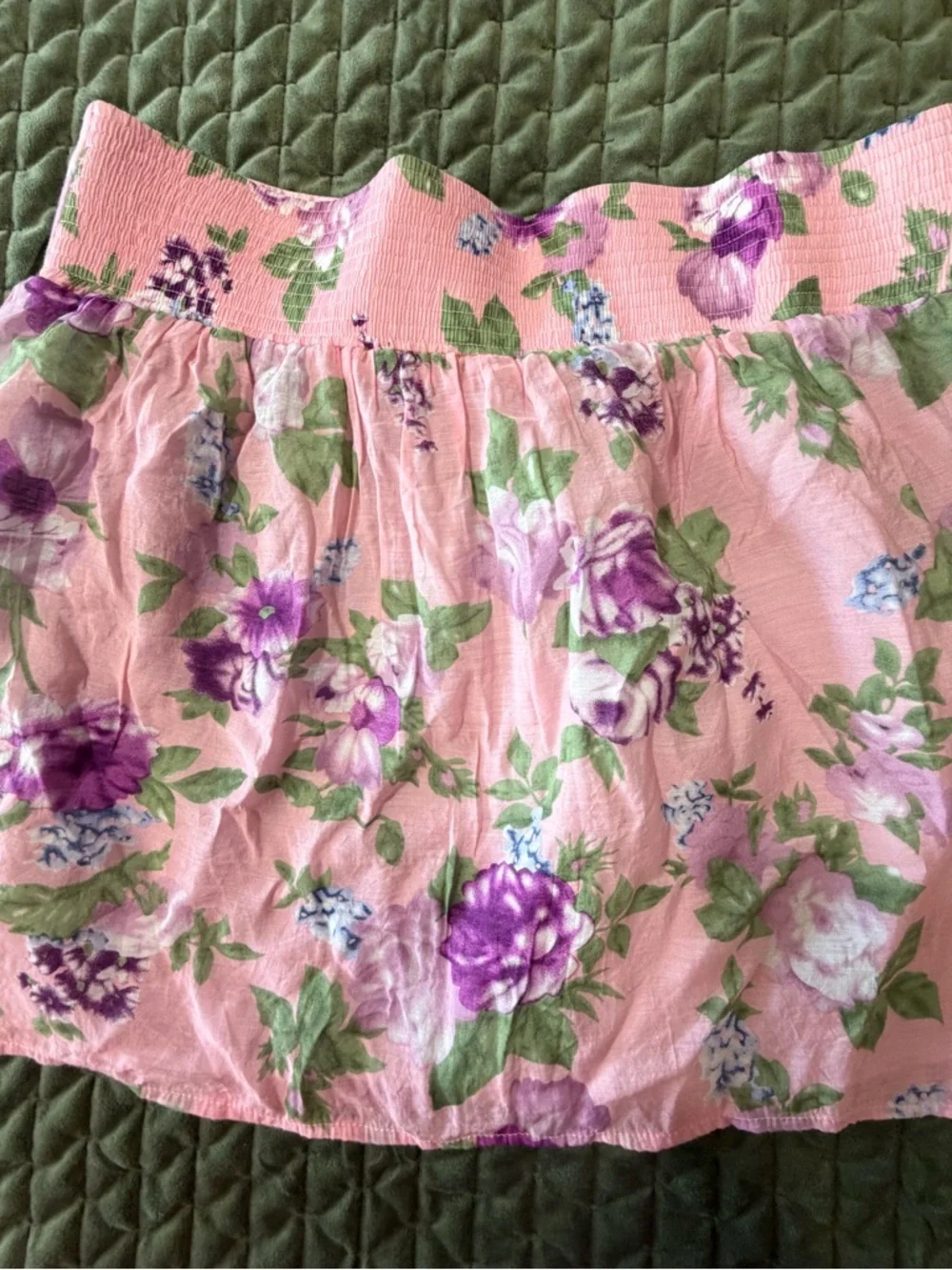 Charlotte‎ Russe pink floral mini skirt elastic waist size medium